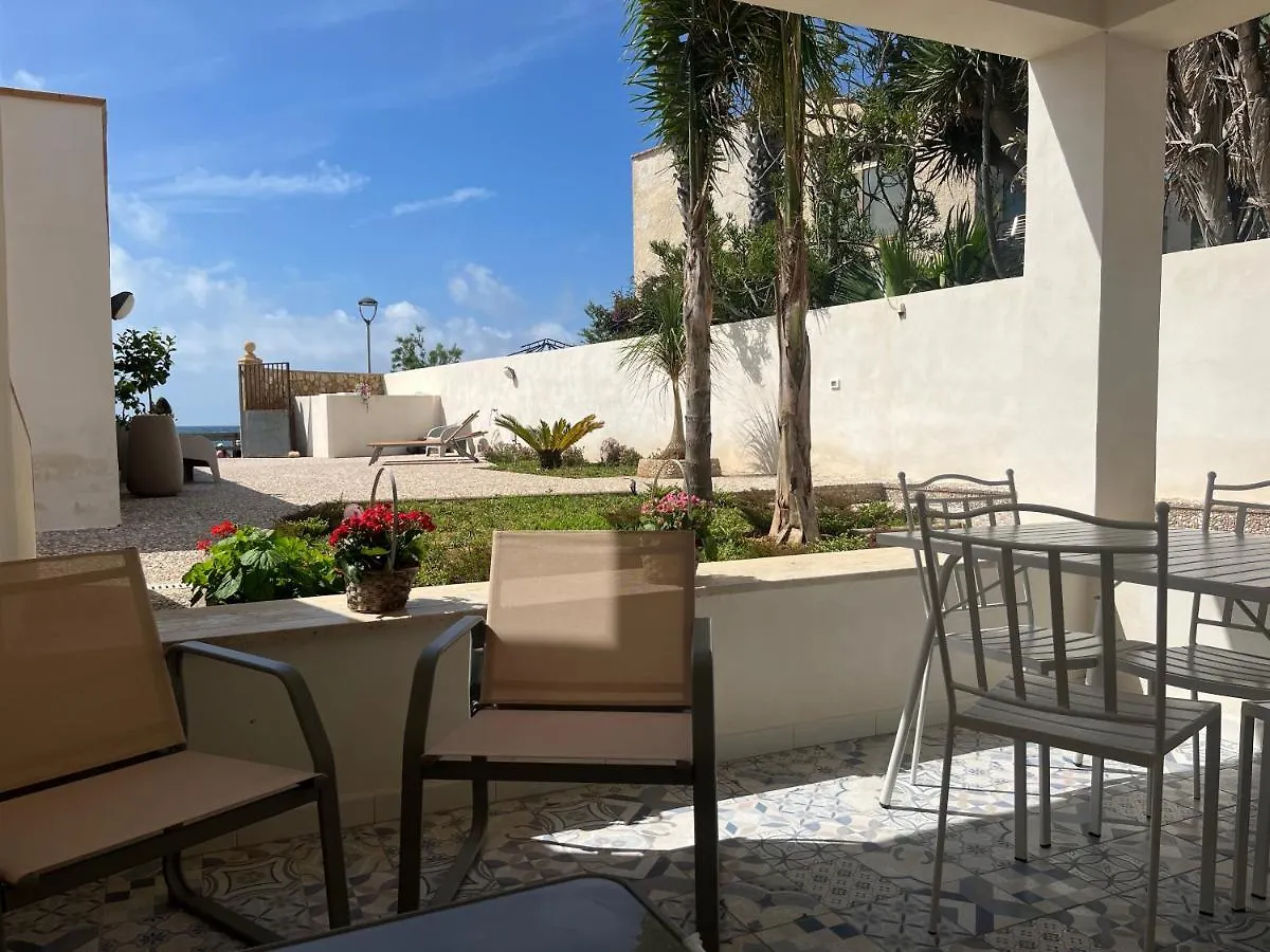 Apartment Appartamento Mare In Villa Giulia Sul Mare Marausa Italy