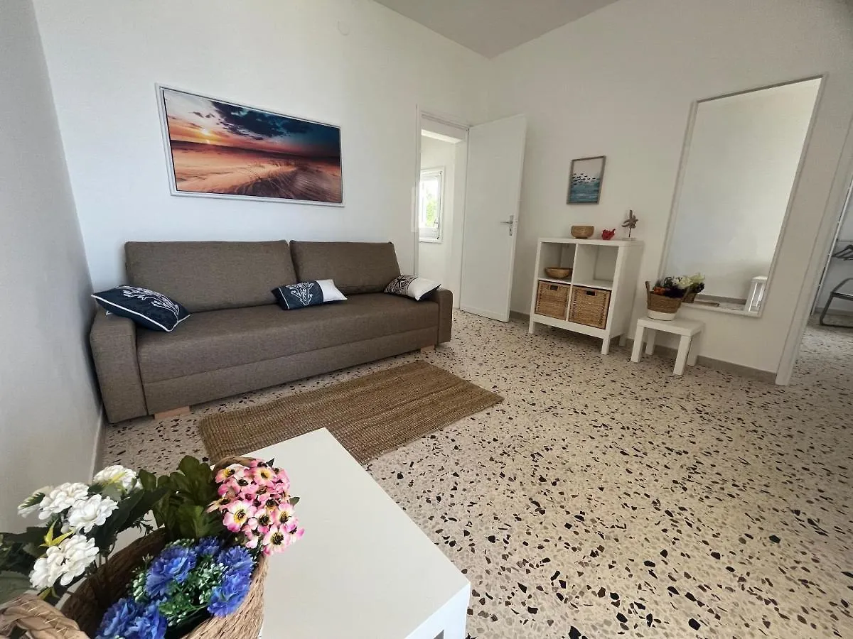 Apartment Appartamento Mare In Villa Giulia Sul Mare Marausa